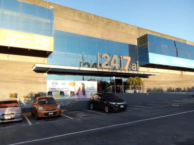 [24]7.ai, Zona 12: junto a Calz. Atanasio Tzul