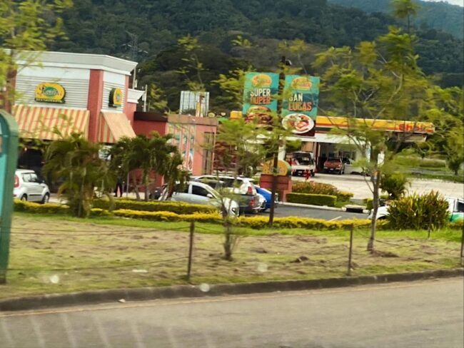 Centro Comercial La Isla, Los Esclavos, Cuilapa, Santa Rosa